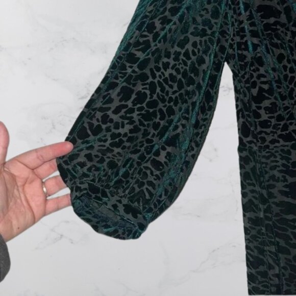 Calvin Klein Green Burnout Velvet Animal-Print Stretch Wrap Midi Dress Size 16 - Picture 8 of 12